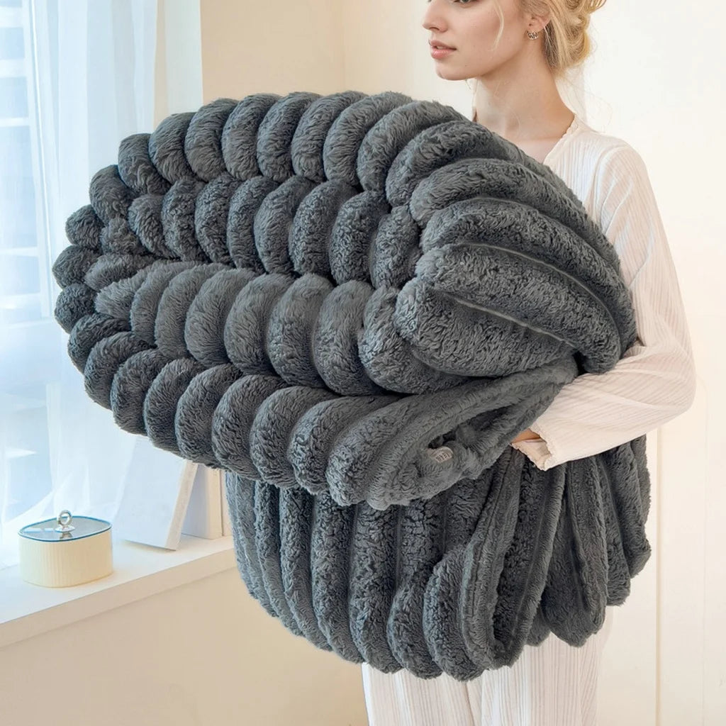Warm and comfortable striped flannel blanket, faux rabbit fur blanket, soft and warm sofa blanket, ideal for napping, office use