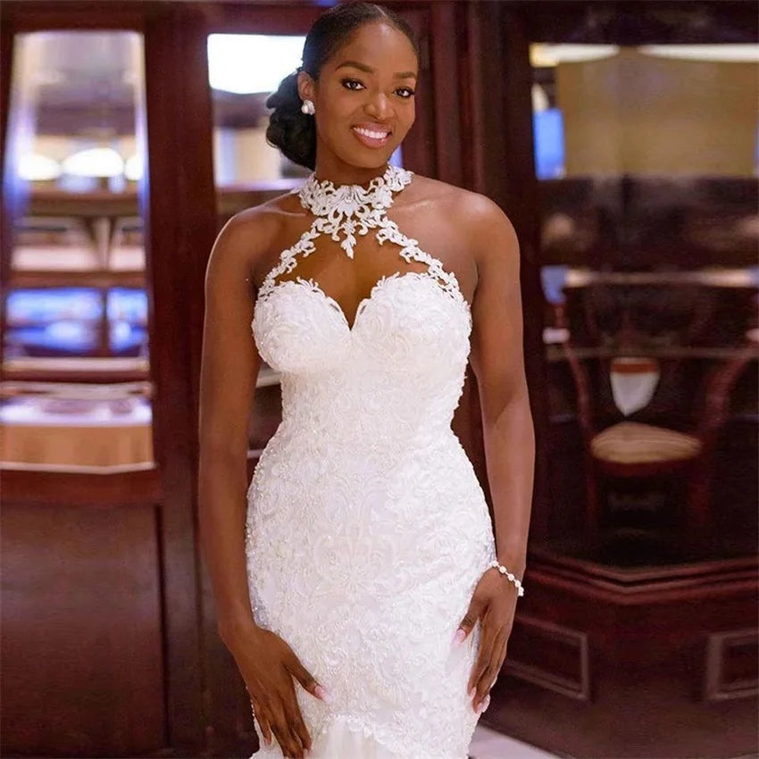 NUO XI FANG Vintage Mermaid Wedding Dress – Sheer Halter Neck, Lace Appliqué & Beading