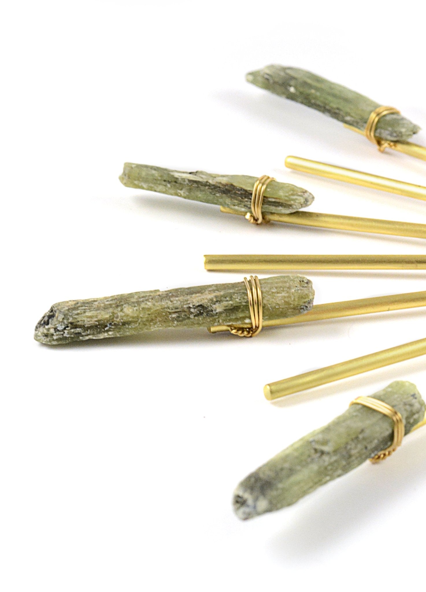 Sunburst Healing Crystal Grid - Green Kyanite by Ariana Ost